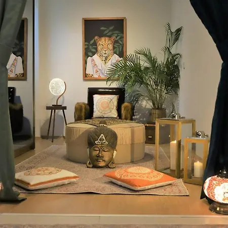 New Unique&spacious&center W/great Decoration